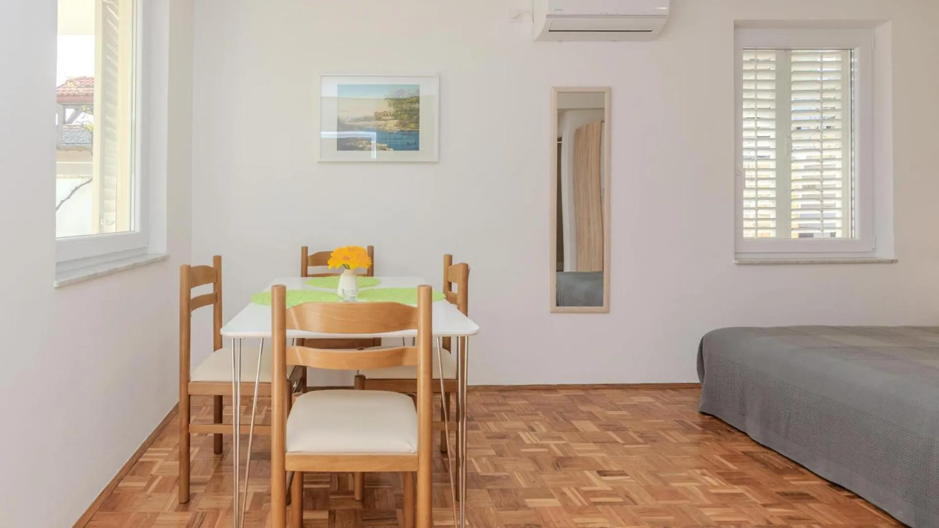1 Bedroom Cozy Apartment In Nin 0*,