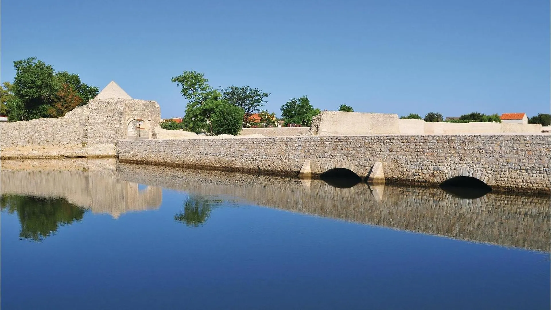 1 Bedroom Cozy Apartment In Nin Croacia